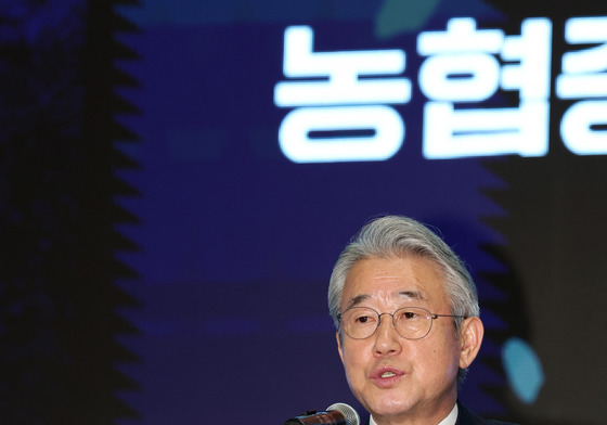 강호동 농협회장 "보급형 스마트팜 설치 확대…한국형 미래농업 선도"