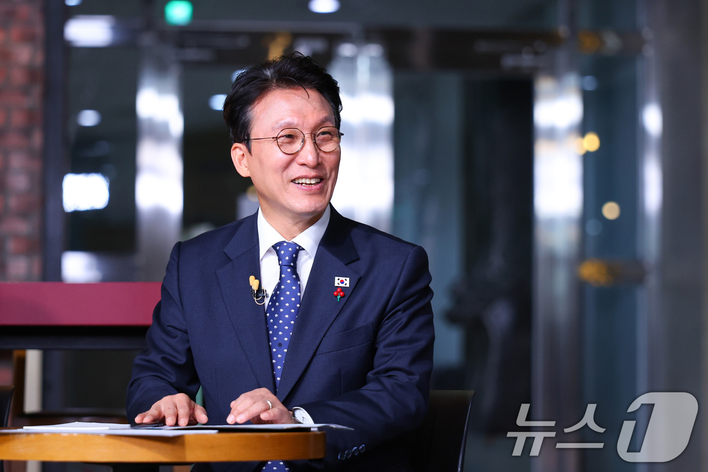 (서울=뉴스1) 임세영 기자 = 김민석 국무총리가 28일 대전 충남대학교에서 열린 제5차 K-토론나라 - 미래대화 1·2·3 #청년금융에서 발언을 하고 있다. (총리실 제공. 재판 …