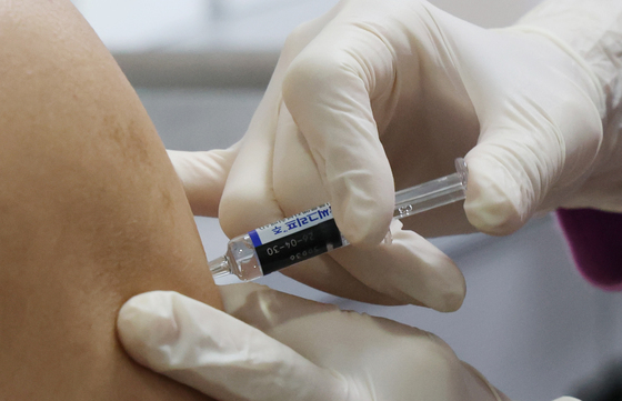 계절독감 확산 주춤?…소아청소년, 어른들 사이 유행은 여전