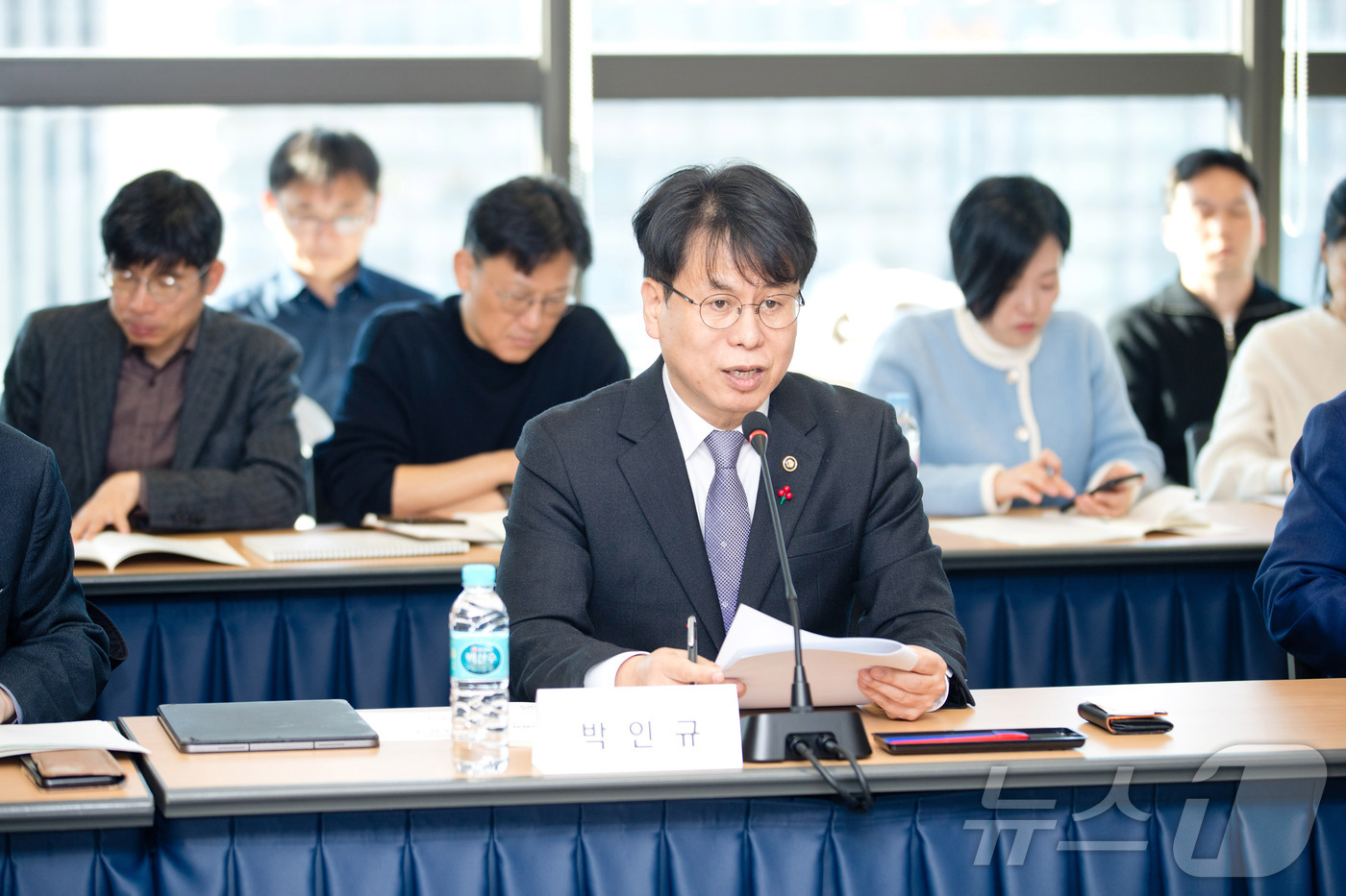 (서울=뉴스1) = 박인규 과학기술정보통신부 과학기술혁신본부장이 28일 오후 서울 종로구 광화문교보빌딩 국가과학기술자문회의 대회의실에서 '2025년 제9회 국가연구개발사업평가 총괄 …