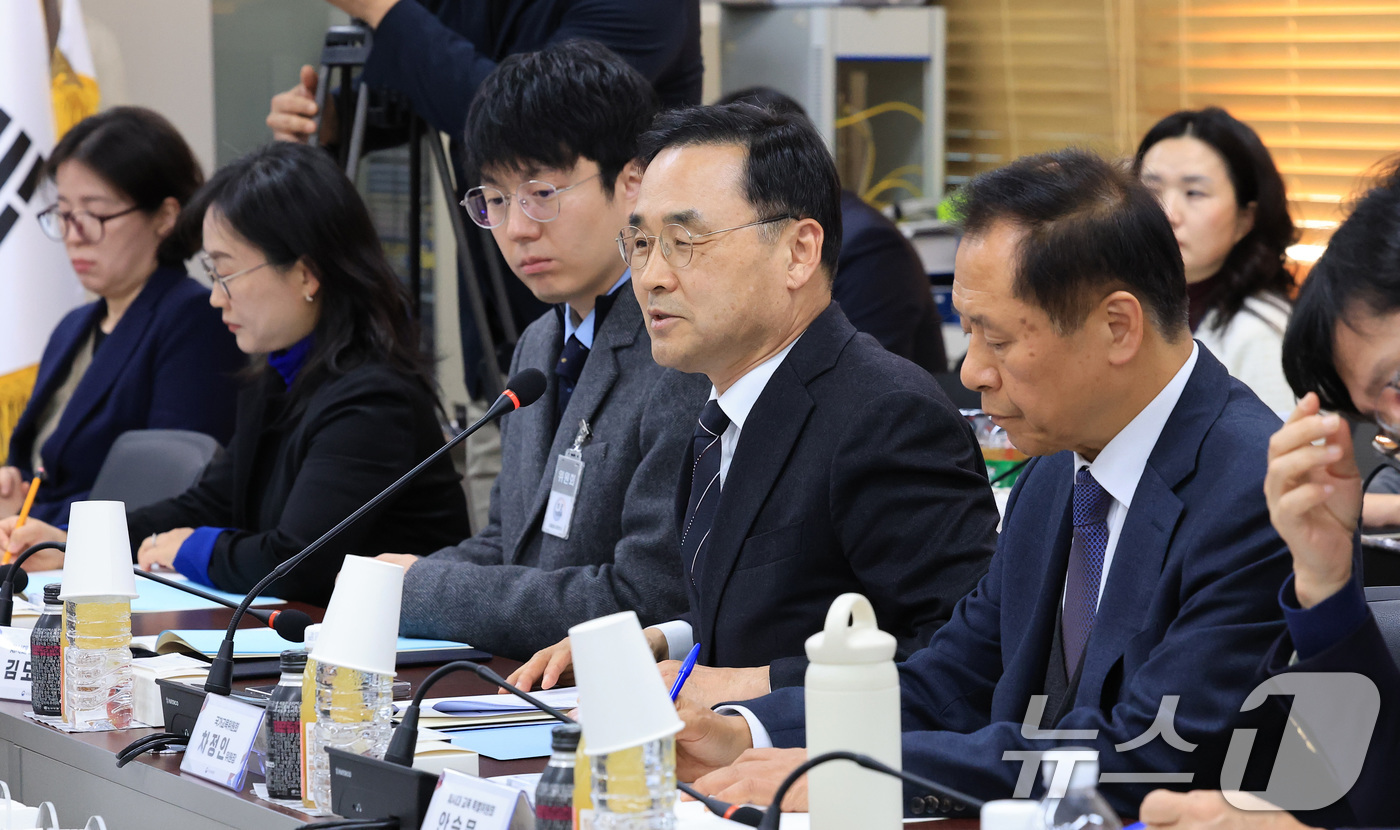 (서울=뉴스1) 임세영 기자 = 차정인 국가교육위원회 위원장이 28일 서울 종로구 정부서울청사에서 열린 AI시대 교육 특별위원회 위촉식 및 제1차 회의에서 인사말을 하고 있다. …