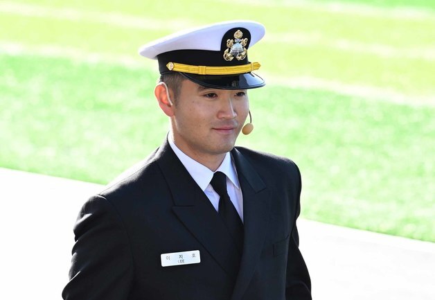 이재용 장남 이지호 소위, 해군 제5전단서 통역 장교로 복무