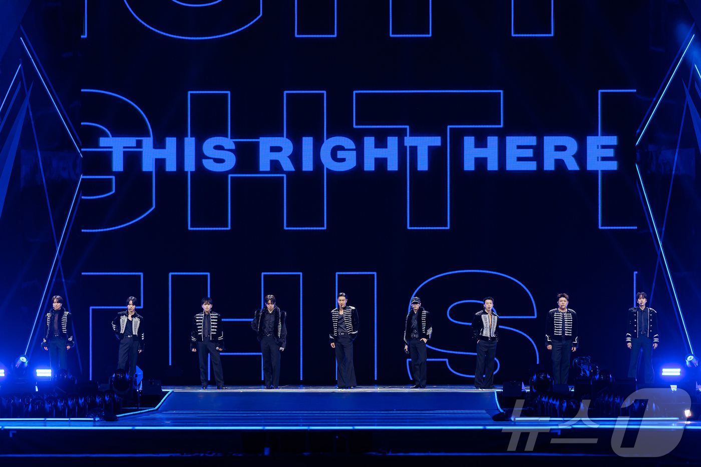 (홍콩=뉴스1) 권현진 기자 = 슈퍼주니어가 28일(현지시간) 오후 홍콩 카이탁 스타디움에서 열린 대중음악 시상식 '2025 마마 어워즈'(2025 MAMA AWARDS)에서 멋진 …