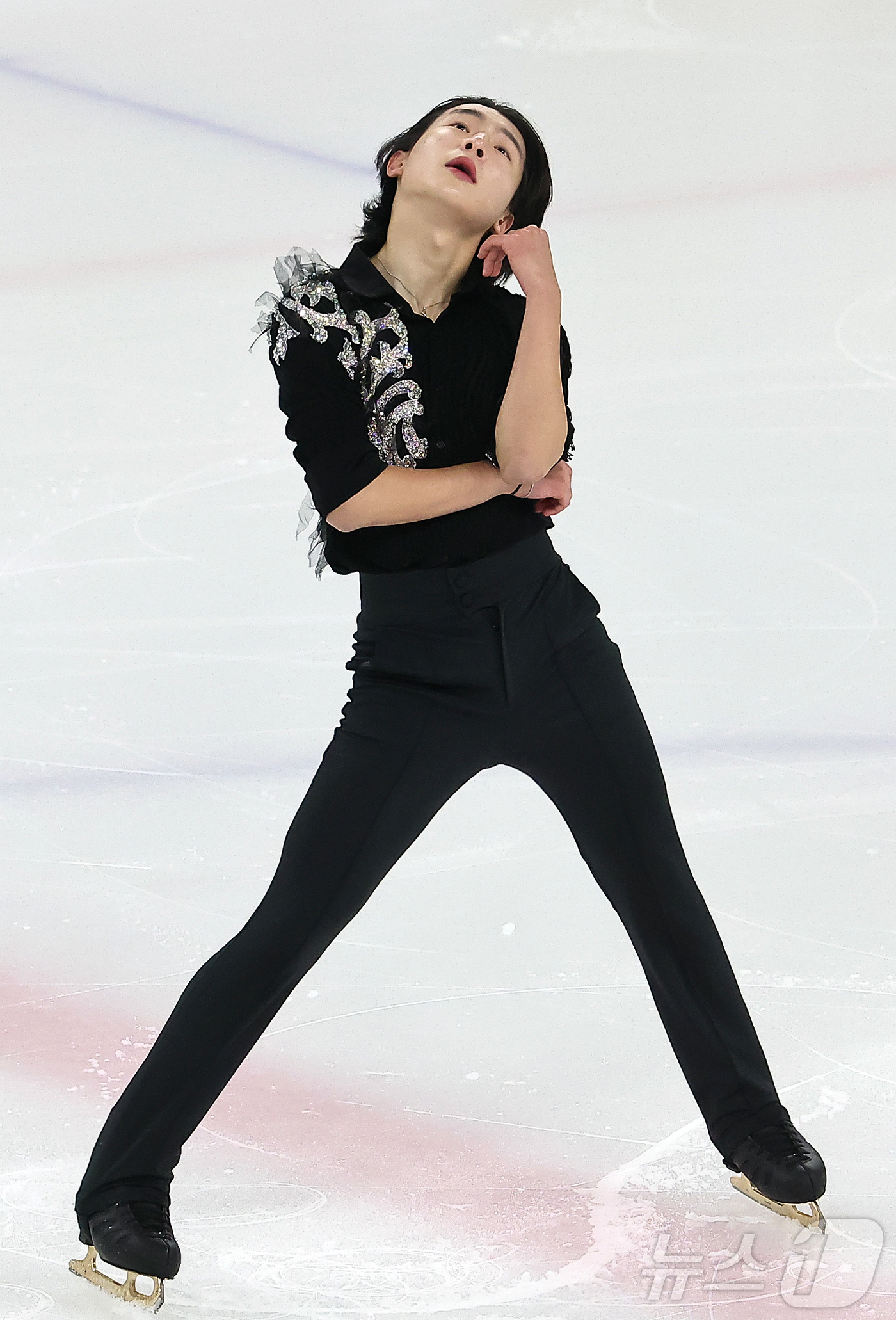 (서울=뉴스1) 김진환 기자 = 김아론(만덕고등학교)이 29일 서울 양천구 목동아이스링크에서 열린 2025 KB금융 전국남녀 피겨스케이팅 회장배 랭킹대회 남자 시니어 쇼트프로그램에 …