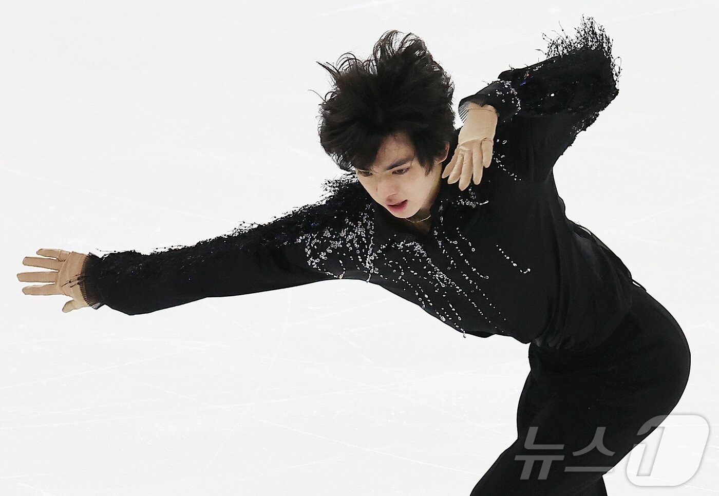 본문 이미지 - 차준환(서울시청)이 29일 서울 양천구 목동아이스링크에서 열린 2025 KB금융 전국남녀 피겨스케이팅 회장배 랭킹대회 남자 시니어 쇼트프로그램에 출전해 연기를 펼치고 있다. 2025.11.29/뉴스1 ⓒ News1 김진환 기자