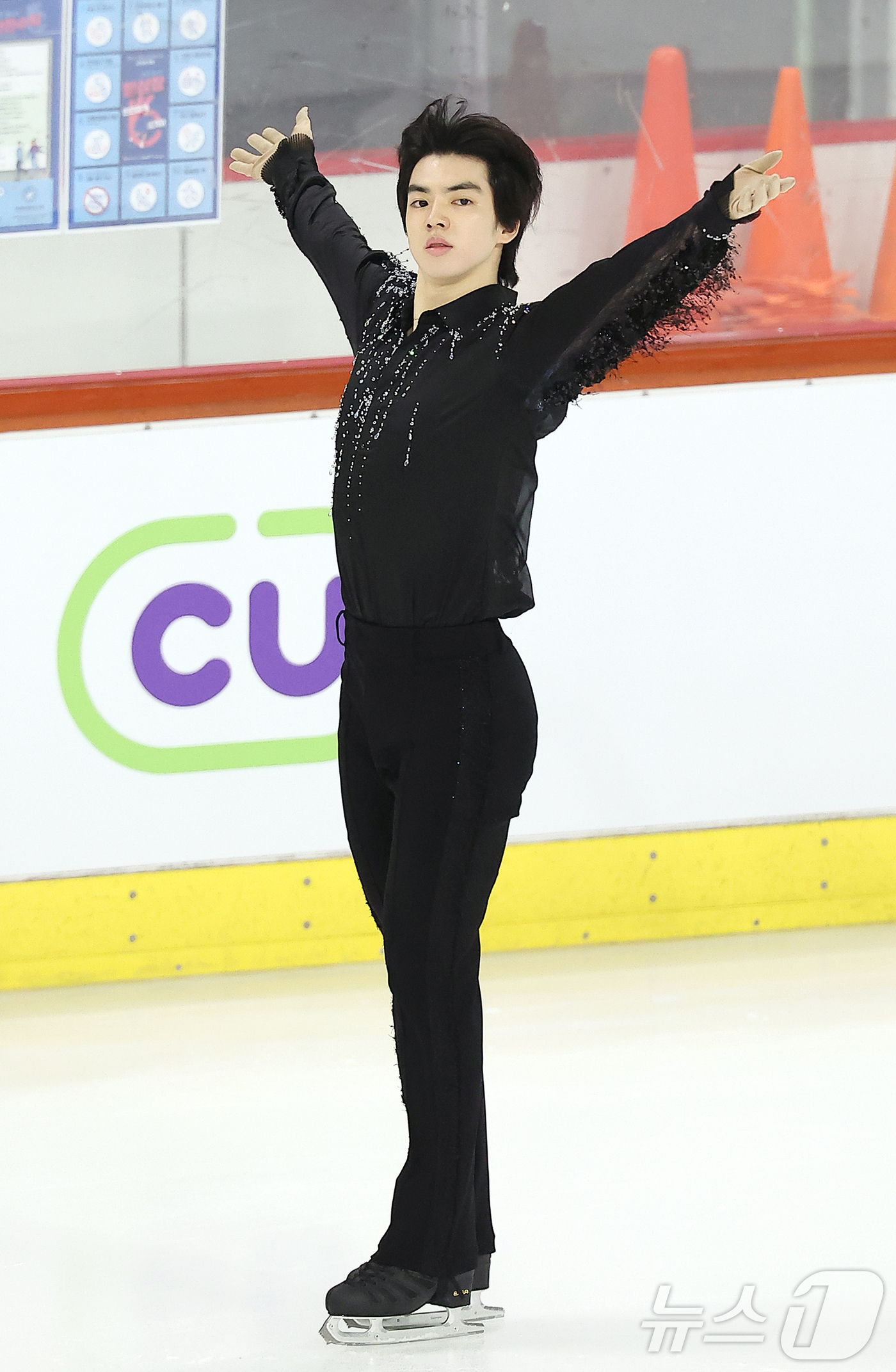 (서울=뉴스1) 김진환 기자 = 차준환(서울시청)이 29일 서울 양천구 목동아이스링크에서 열린 2025 KB금융 전국남녀 피겨스케이팅 회장배 랭킹대회 남자 시니어 쇼트프로그램에 출 …