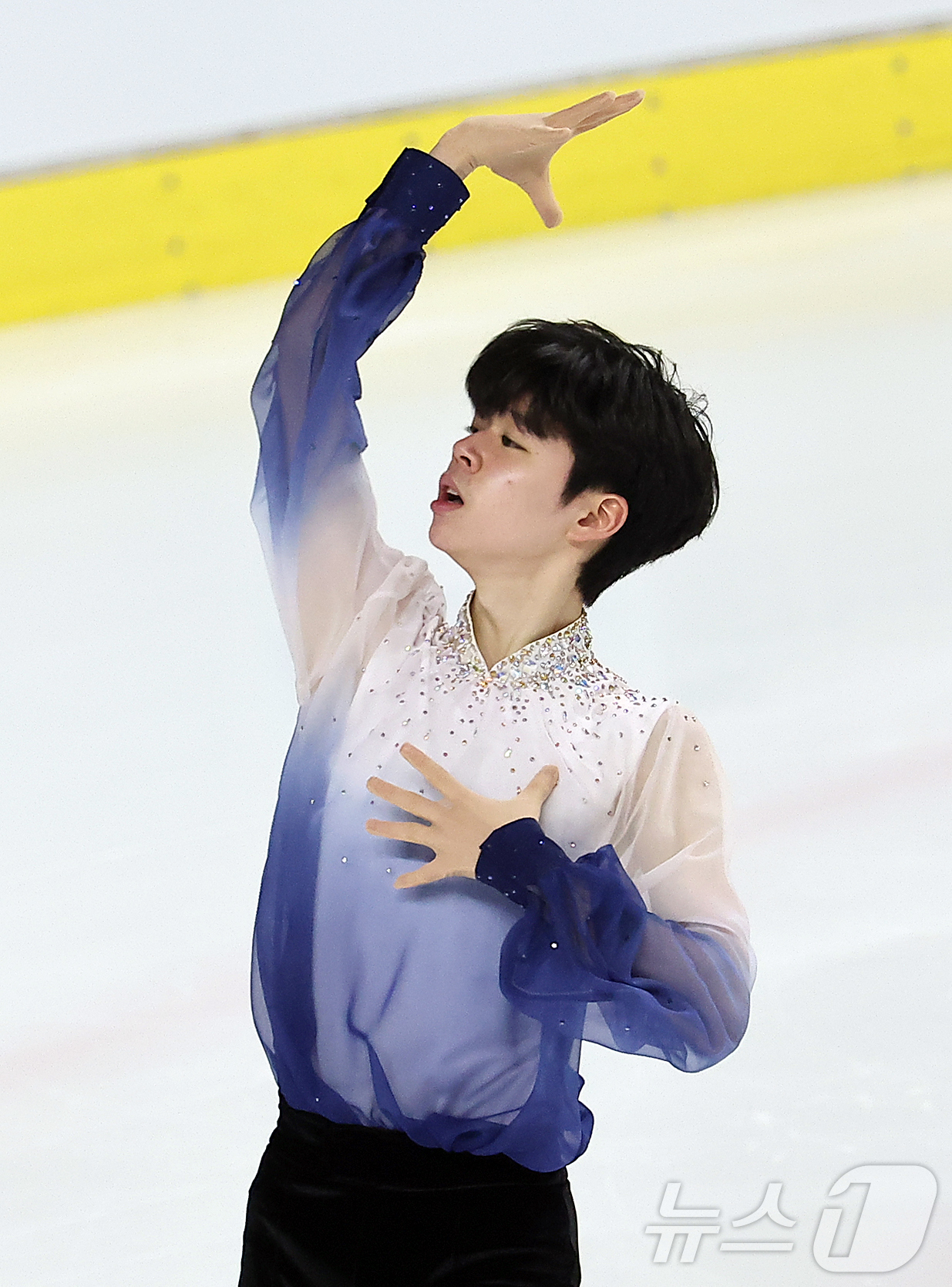(서울=뉴스1) 김진환 기자 = 서민규(경신고등학교)가 29일 서울 양천구 목동아이스링크에서 열린 2025 KB금융 전국남녀 피겨스케이팅 회장배 랭킹대회 남자 시니어 쇼트프로그램에 …