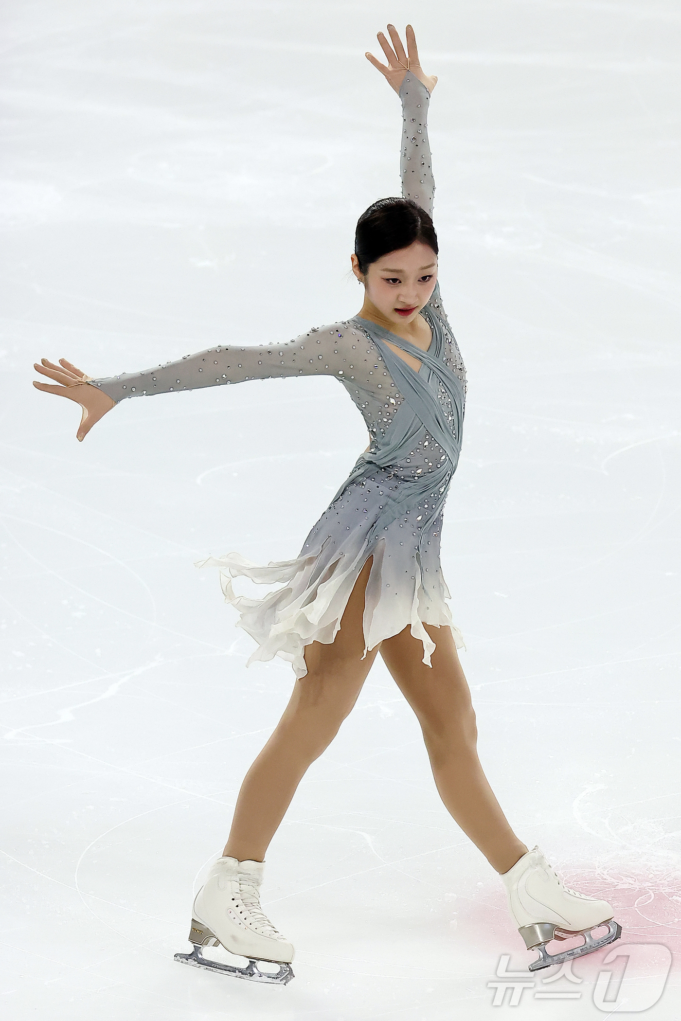 (서울=뉴스1) 김진환 기자 = 신지아(세화여자고등학교)가 29일 서울 양천구 목동아이스링크에서 열린 2025 KB금융 전국남녀 피겨스케이팅 회장배 랭킹대회 여자 시니어 쇼트프로그 …