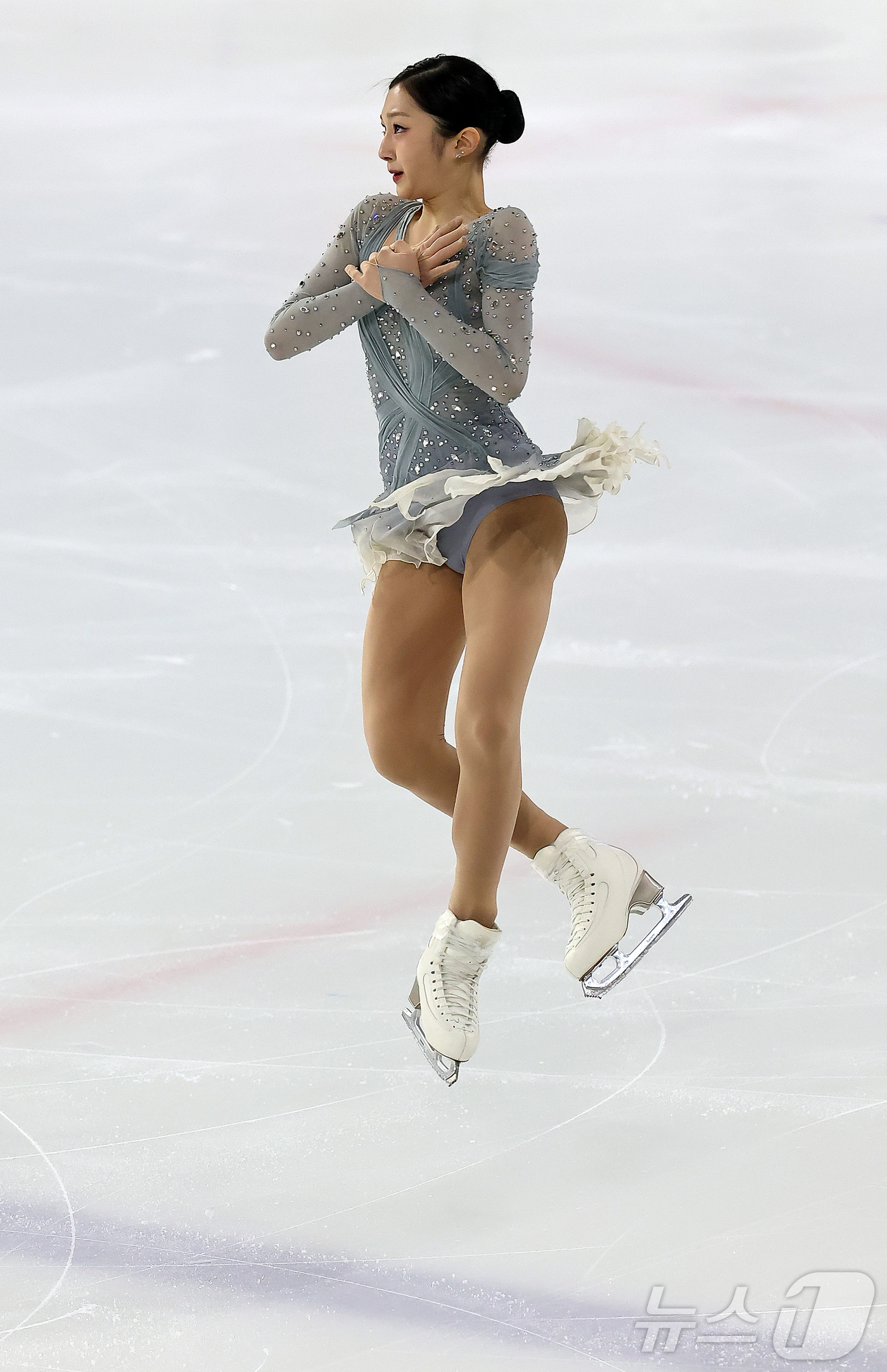 (서울=뉴스1) 김진환 기자 = 신지아(세화여자고등학교)가 29일 서울 양천구 목동아이스링크에서 열린 2025 KB금융 전국남녀 피겨스케이팅 회장배 랭킹대회 여자 시니어 쇼트프로그 …