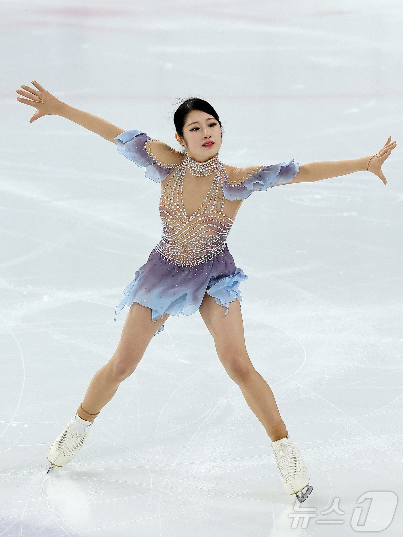 (서울=뉴스1) 김진환 기자 = 이해인(고려대학교)이 29일 서울 양천구 목동아이스링크에서 열린 2025 KB금융 전국남녀 피겨스케이팅 회장배 랭킹대회 여자 시니어 쇼트프로그램에 …