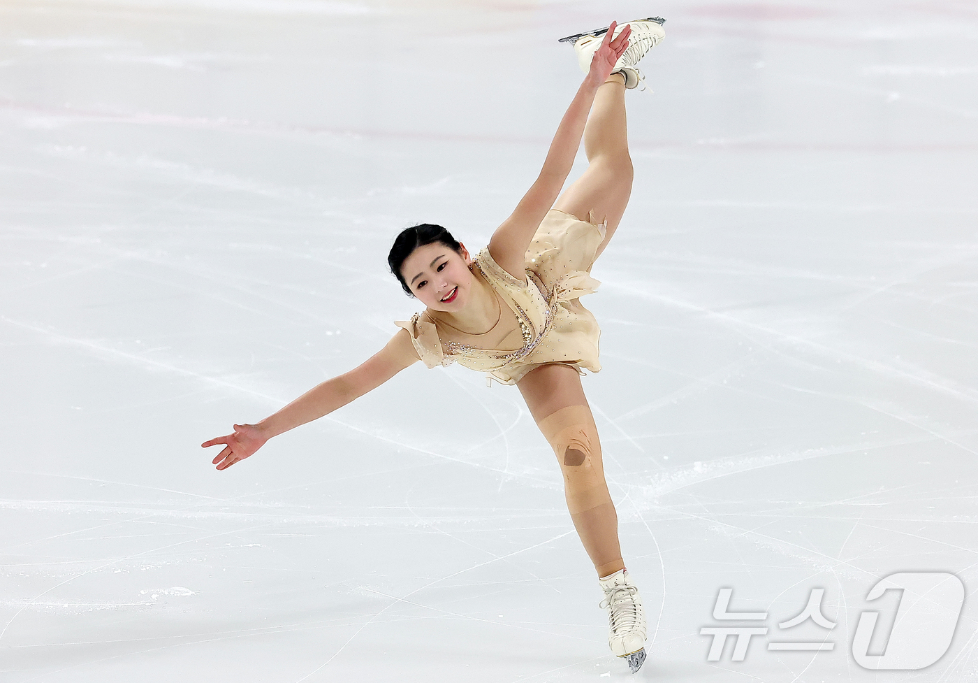 (서울=뉴스1) 김진환 기자 = 윤아선(수리고등학교)이 29일 서울 양천구 목동아이스링크에서 열린 2025 KB금융 전국남녀 피겨스케이팅 회장배 랭킹대회 여자 시니어 쇼트프로그램에 …