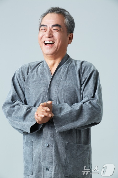 (서울=뉴스1) = 드라마 '시그널', 영화 '헬로우 고스트' 등에 출연해 온 원로배우 이문수가 29일 향년 76세 일기로 별세했다. 빈소는 한양대학교병원 장례식장 2호실, 발인은 …