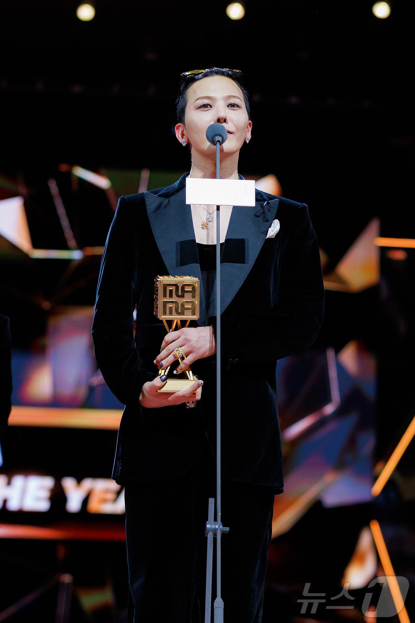 (홍콩=뉴스1) 권현진 기자 = 빅뱅 지드래곤 29일(현지시간) 오후 홍콩 카이탁 스타디움에서 열린 대중음악 시상식 '2025 마마 어워즈'(2025 MAMA AWARDS)에서 V …