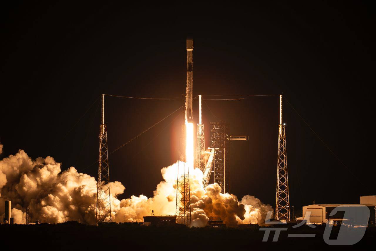 (서울=뉴스1) = 국방과학연구소가 개발을 주관하는 군 정찰위성인 ‘425 위성’의 마지막 5호기가 지난 2일(현지 시각), 미국 플로리다주 케이프 커너베럴 우주군 기지에서 스페이 …