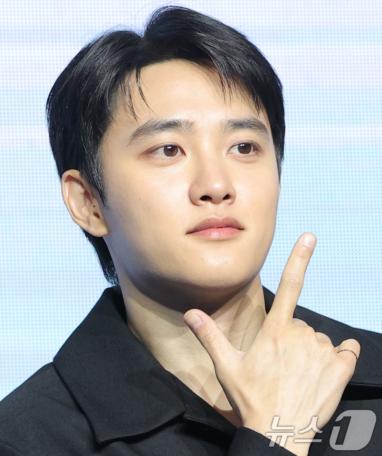 (서울=뉴스1) 권현진 기자 = 배우 도경수가 3일 오전 서울 영등포구 콘래드 서울 호텔에서 열린 디즈니+ 오리지널 시리즈 ‘조각도시’(각본 오상호/연출 박신우) 제작발표회에서 포 …