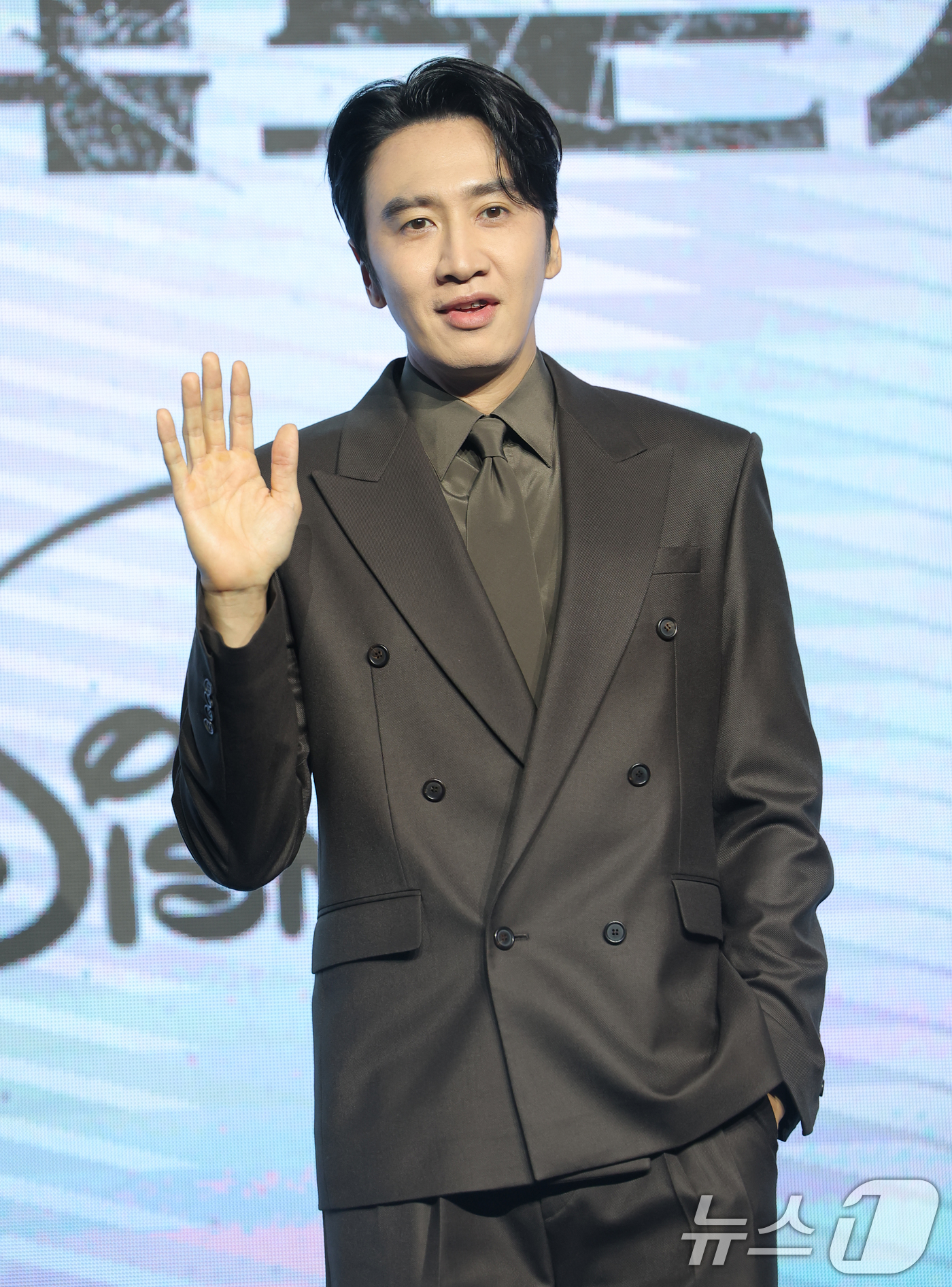 (서울=뉴스1) 권현진 기자 = 배우 이광수가 3일 오전 서울 영등포구 콘래드 서울 호텔에서 열린 디즈니+ 오리지널 시리즈 ‘조각도시’(각본 오상호/연출 박신우) 제작발표회에서 포 …