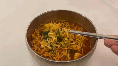 본문 이미지 - 삼양라면이 36년 만에 출시한 우지라면 '삼양 1963'.