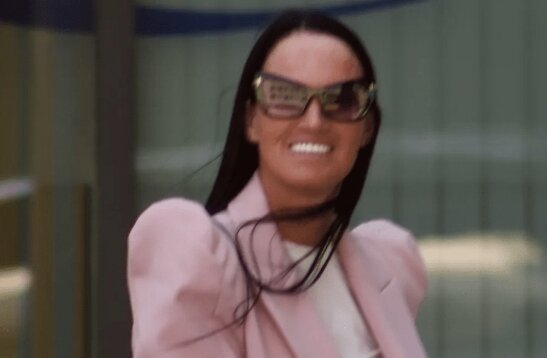 본문 이미지 - 재소자와 그릇된 관계가 적발돼 징계 절차를 밟고 있는 영국의 여성 교도관 사라 윌리엄스&#40;36&#41;. 출처=더선