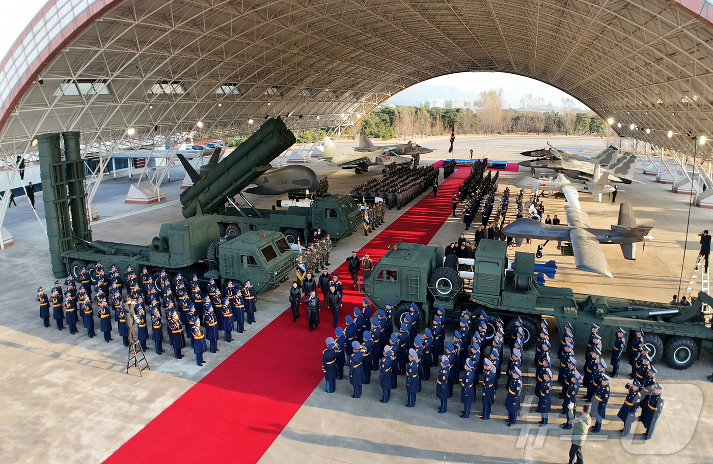 (평양 노동신문=뉴스1) = 북한 노동당 기관지 노동신문은 30일 "조선인민군 공군 창설 80주년 기념행사가 11월 28일 제2공군사단 59길영조영웅연대 갈마비행장에서 성대히 진행 …