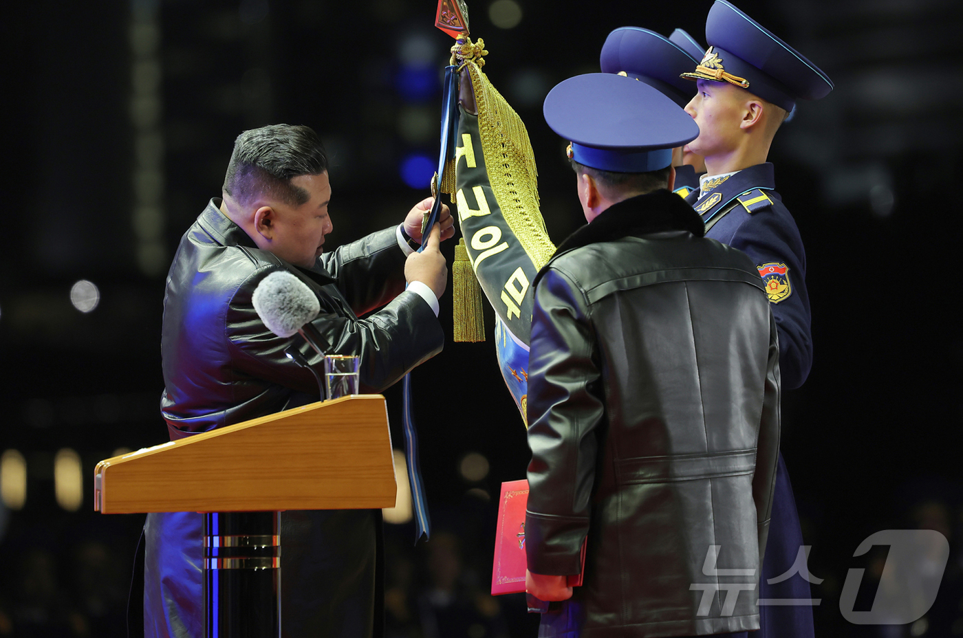 (평양 노동신문=뉴스1) = 북한 노동당 기관지 노동신문은 30일 "조선인민군 공군 창설 80주년 기념행사가 11월 28일 제2공군사단 59길영조영웅연대 갈마비행장에서 성대히 진행 …