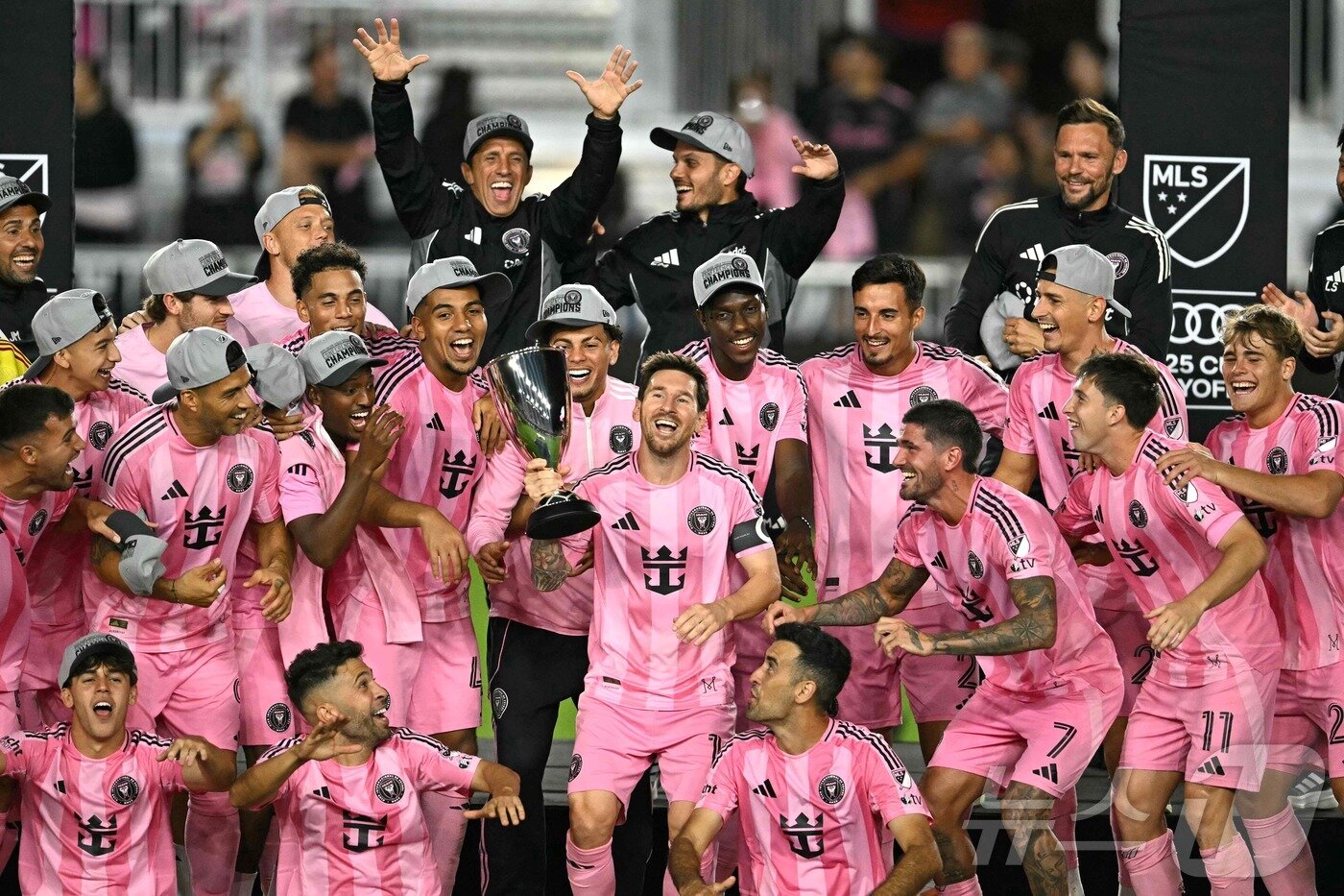 본문 이미지 - MLS 동부 콘퍼런스 우승을 차지한 인터 마이애미.  ⓒ AFP=뉴스1