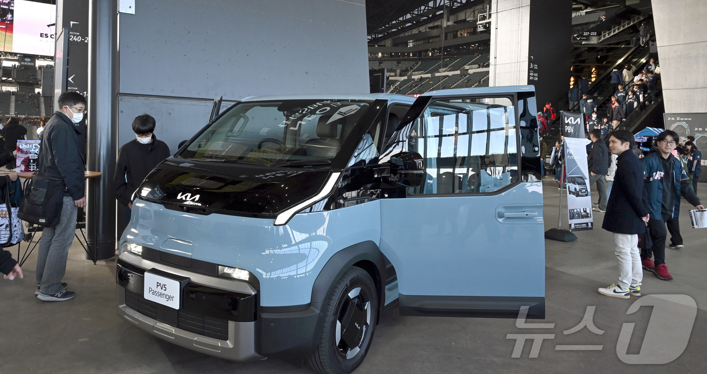 (훗카이도(일본)=뉴스1) 사진공동취재단 = 30일 일본 에스콘필드 홋카이도에서 ‘한일 드림 플레이어즈 게임’이 열렸다.이 게임은 한국과 일본 프로야구를 대표했던 스타들이 총 출 …