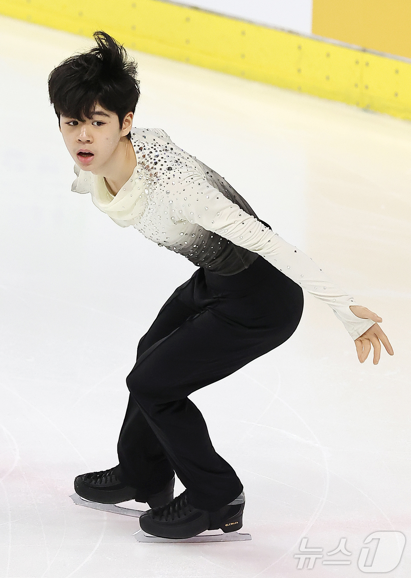 (서울=뉴스1) 김진환 기자 = 서민규(경신고등학교)가 30일 서울 양천구 목동아이스링크에서 열린 2025 KB금융 전국남녀 피겨스케이팅 회장배 랭킹대회 남자 싱글 프리 프로그램 …