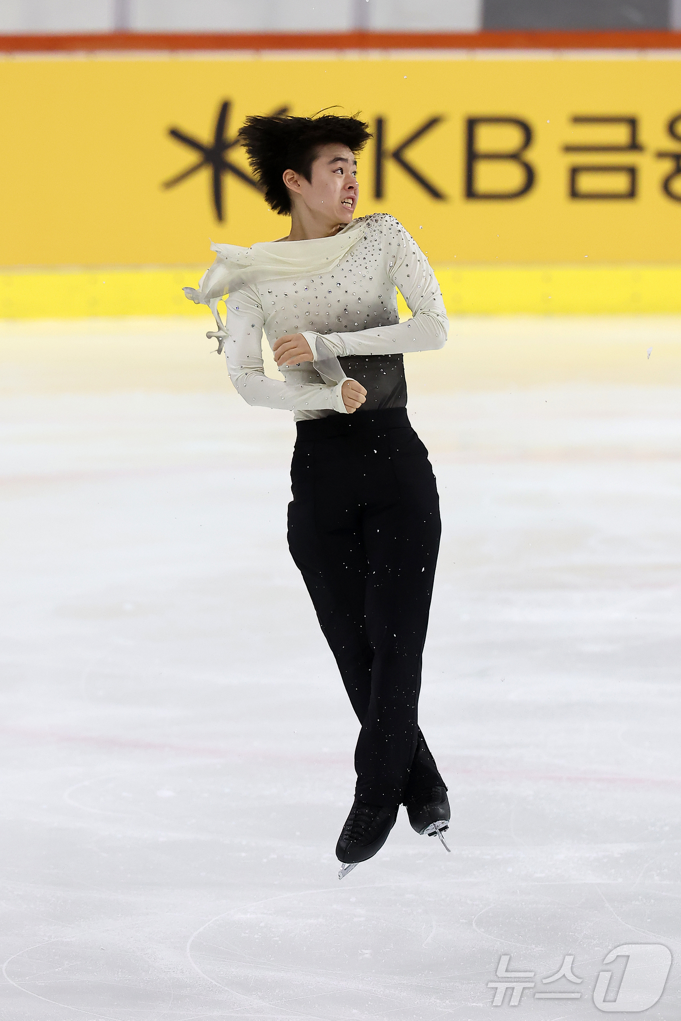 (서울=뉴스1) 김진환 기자 = 서민규(경신고등학교)가 30일 서울 양천구 목동아이스링크에서 열린 2025 KB금융 전국남녀 피겨스케이팅 회장배 랭킹대회 남자 싱글 프리 프로그램 …