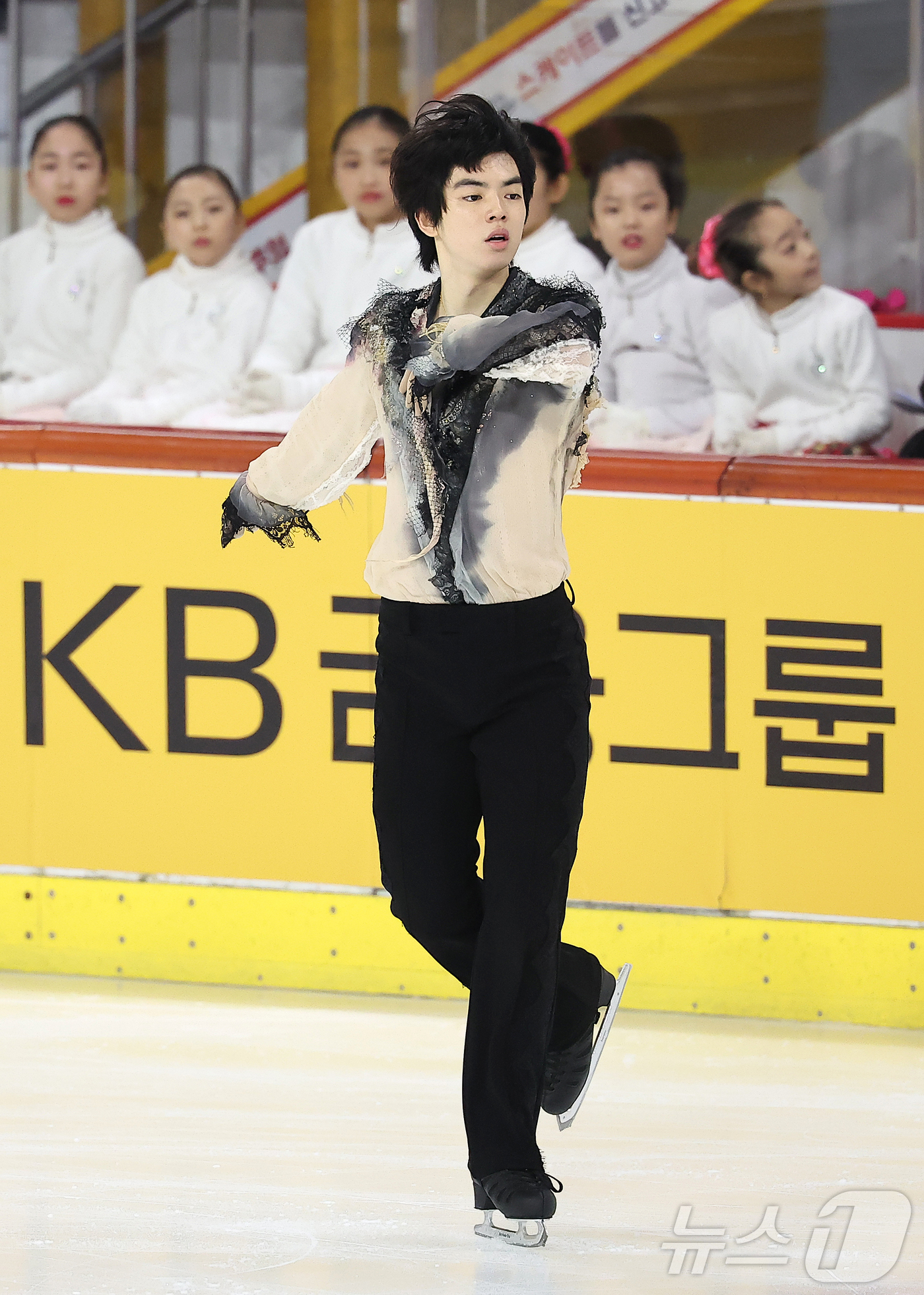 (서울=뉴스1) 김진환 기자 = 차준환(서울시청)이 30일 서울 양천구 목동아이스링크에서 열린 2025 KB금융 전국남녀 피겨스케이팅 회장배 랭킹대회 남자 싱글 프리 프로그램 연기 …
