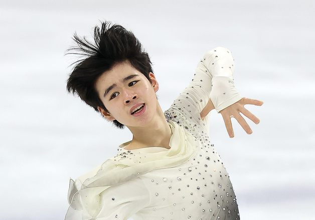 피겨 서민규, 한국 남자 최초 주니어 GP 파이널 우승…김유성 은메달