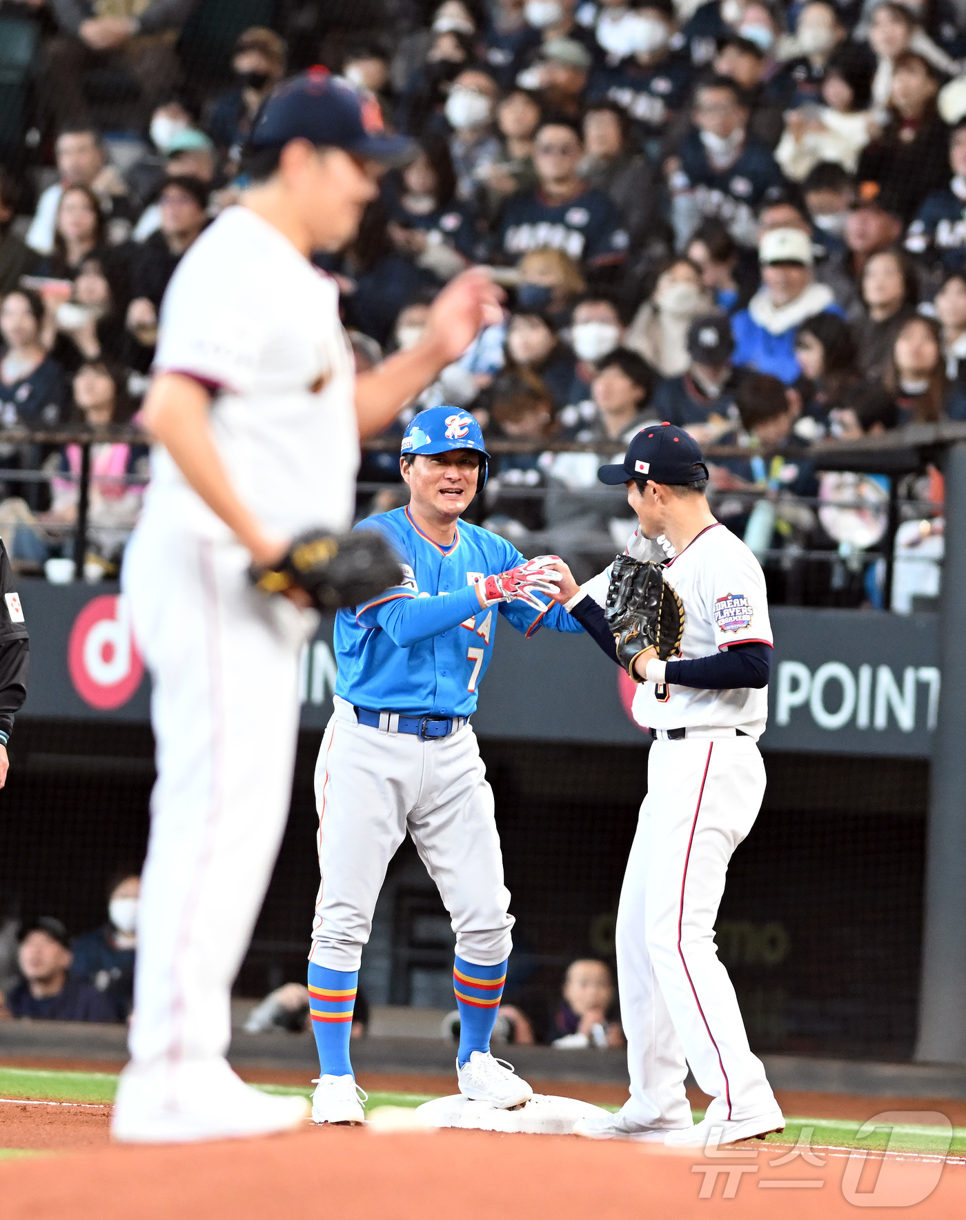 (훗카이도(일본)=뉴스1) 사진공동취재단 = 30일 일본 에스콘필드 홋카이도에서 ‘한일 드림 플레이어즈 게임’이 열렸다.이 게임은 한국과 일본 프로야구를 대표했던 스타들이 총  출 …