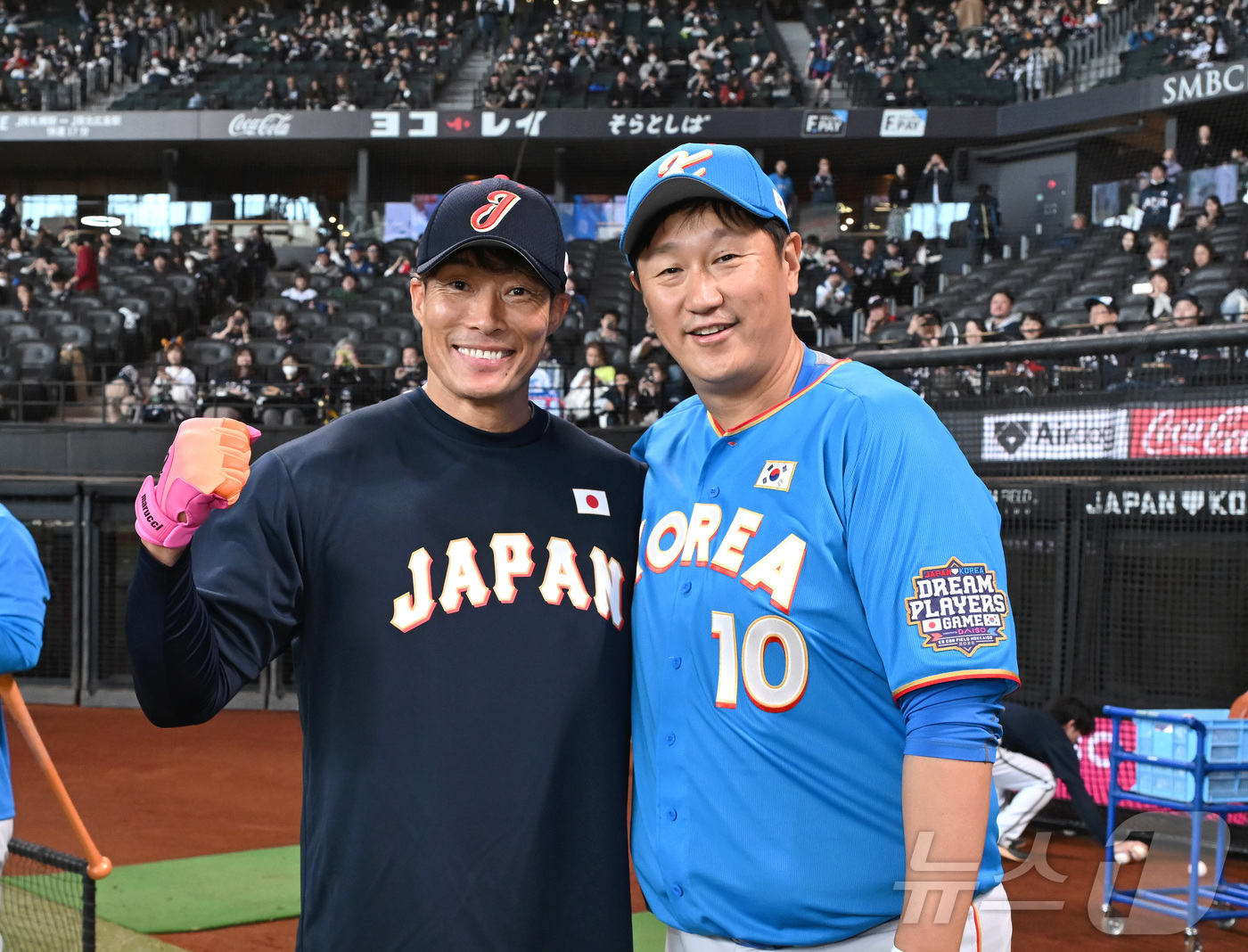 (훗카이도(일본)=뉴스1) 사진공동취재단 = 30일 일본 에스콘필드 홋카이도에서 ‘한일 드림 플레이어즈 게임’이 열렸다.이 게임은 한국과 일본 프로야구를 대표했던 스타들이 총 출 …