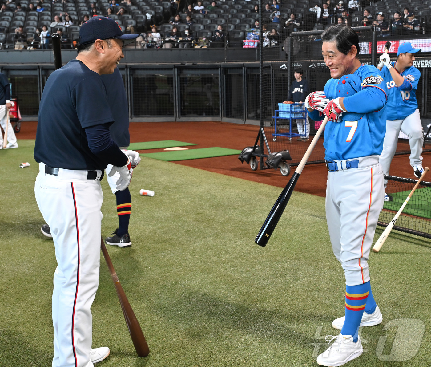 (훗카이도(일본)=뉴스1) 사진공동취재단 = 30일 일본 에스콘필드 홋카이도에서 ‘한일 드림 플레이어즈 게임’이 열렸다.이 게임은 한국과 일본 프로야구를 대표했던 스타들이 총  출 …