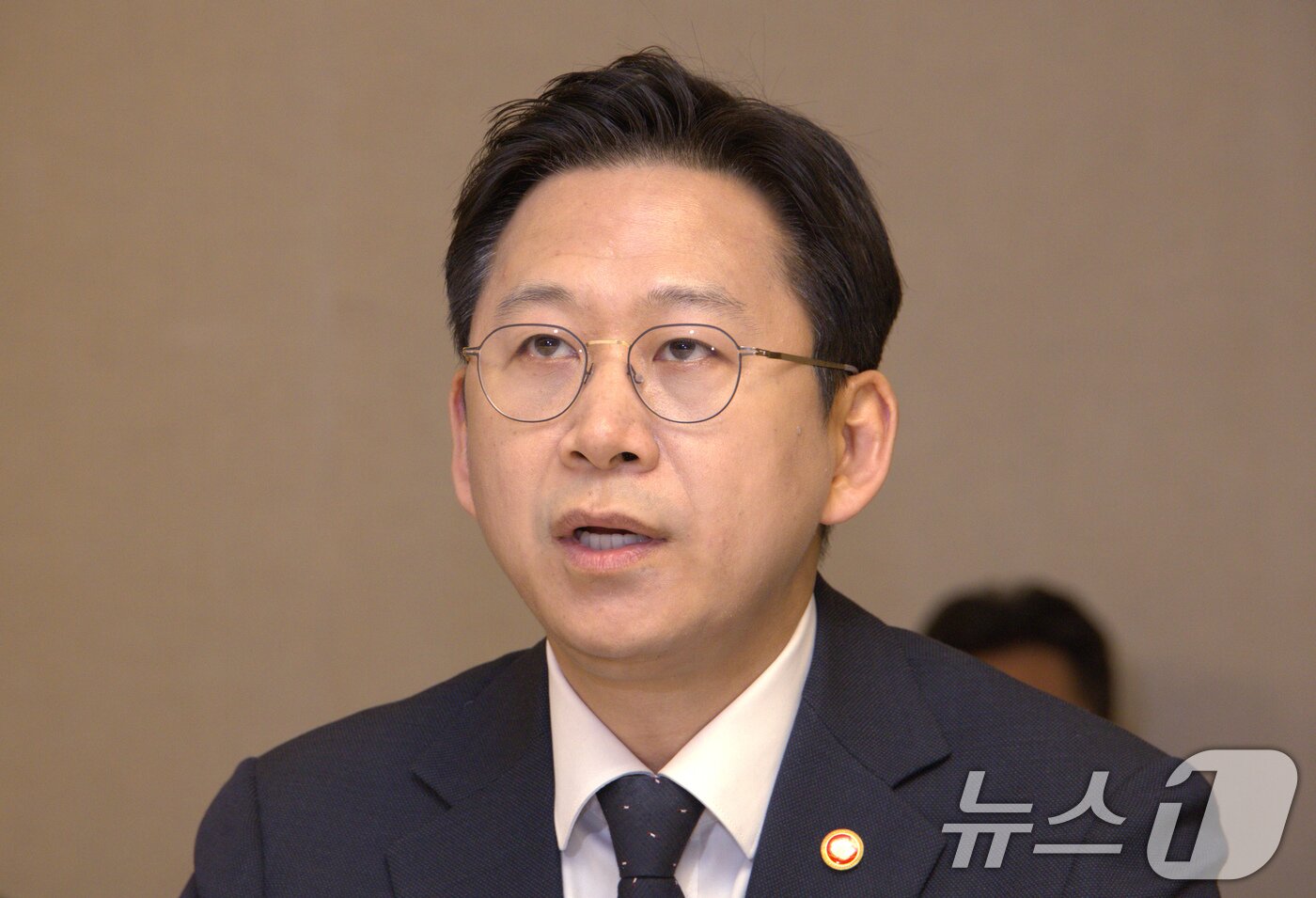 본문 이미지 - 배경훈 부총리 겸 과학기술정보통신부 장관이 30일 오후 서울 종로구 정부서울청사에서 열린 쿠팡 개인정보 유출 관련 긴급 관계부처 장관회의에서 모두발언하고 있다. &#40;공동취재&#41; 2025.11.30/뉴스1 ⓒ News1 장수영 기자