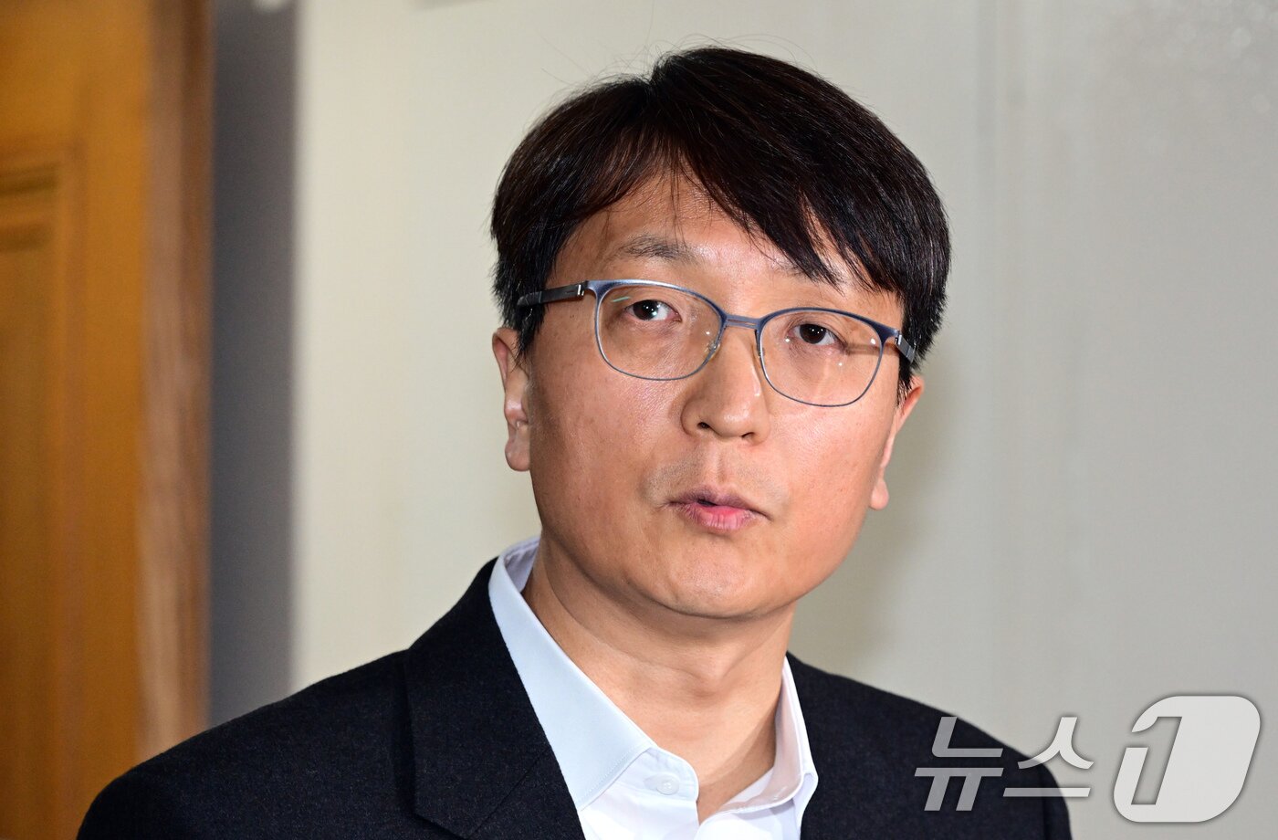 본문 이미지 - 박대준 쿠팡 대표이사가 30일 오후 서울 종로구 정부서울청사에서 열린 쿠팡 개인정보 유출 관련 긴급 관계부처 장관회의에 참석한 뒤 이용자들을 향해 사과 발언하고 있다. &#40;공동취재&#41; 2025.11.30/뉴스1 ⓒ News1 장수영 기자