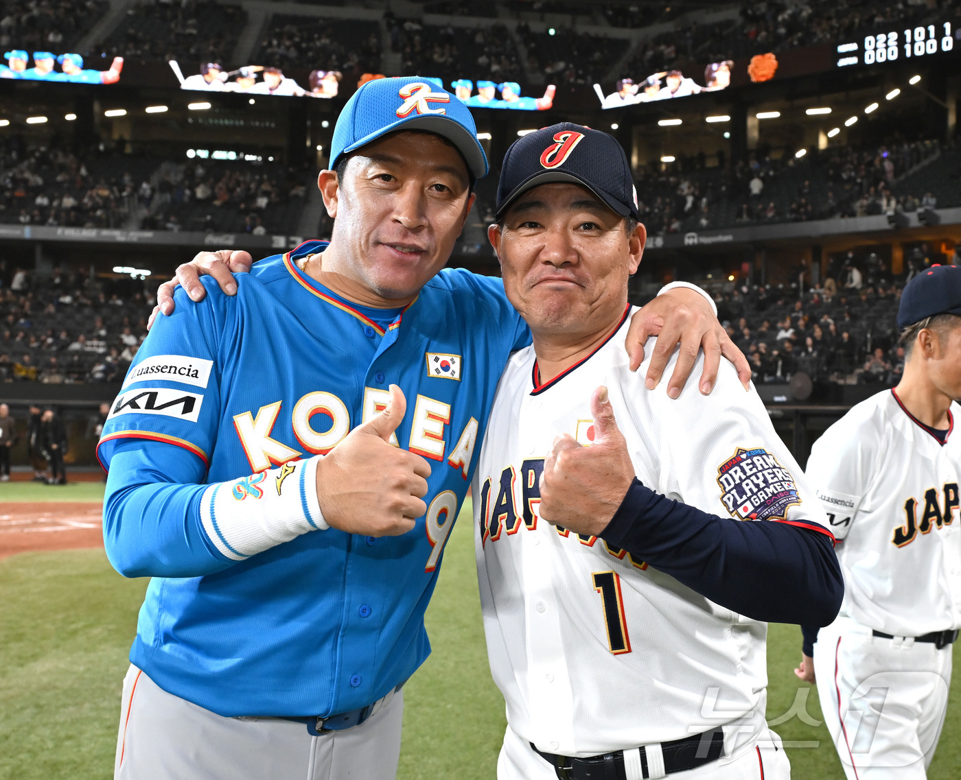 (훗카이도(일본)=뉴스1) 사진공동취재단 = 30일 일본 에스콘필드 홋카이도에서 ‘한일 드림 플레이어즈 게임’이 열려 한국이 이대호의 홈런을 앞세워 7-1로 승리했다.이 게임은 한 …