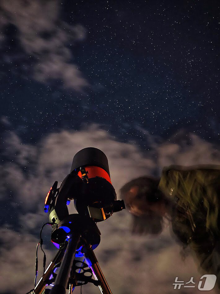 본문 이미지 - 지난달 29일 제주 서귀포시 대정읍 트로피컬 하이드 어웨이 호텔에서 진행된 '제주 오티움 투어 : 스타라이트(Jeju Otium Tour : Starlight) 현장(디어마이블루 제공).2025.11.29./뉴스1