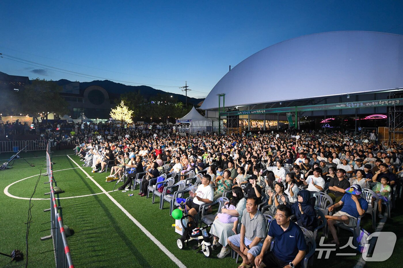 본문 이미지 - 2025 청춘양구 배꼽축제.&#40;양구군 제공. 재판매 및 DB금지&#41;/뉴스1