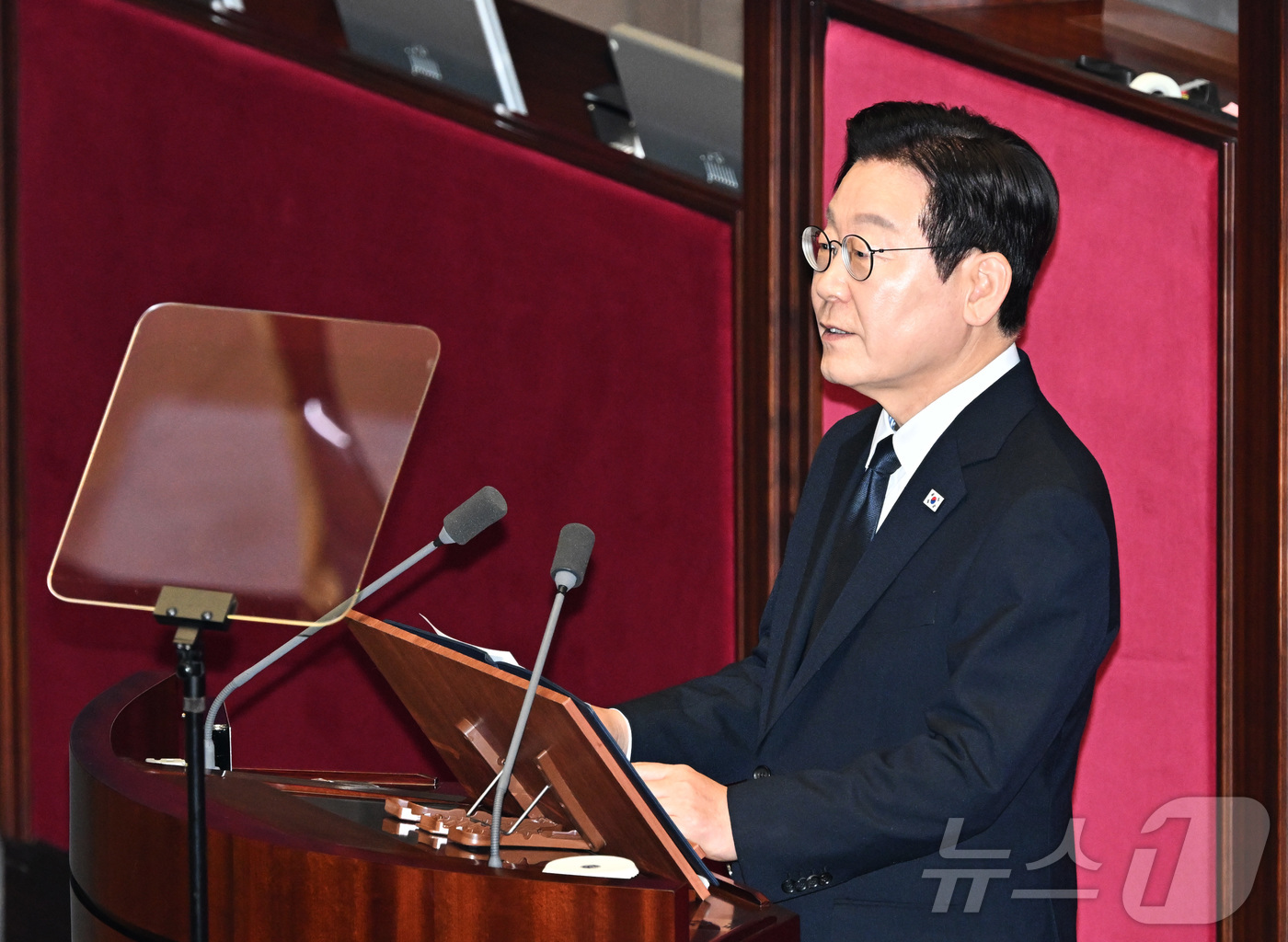 (서울=뉴스1) 국회사진기자단 = 이재명 대통령이 4일 오전 서울 여의도 국회 본회의장에서 2026년도 예산안 관련 시정연설을 하고 있다. 2025.11.4/뉴스1