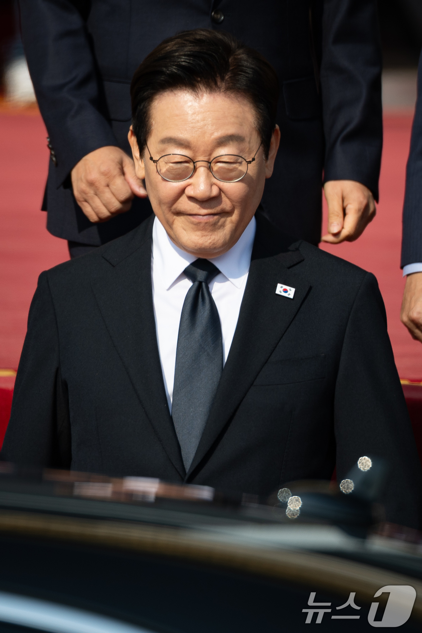 (서울=뉴스1) 유승관 기자 = 이재명 대통령이 4일 서울 여의도 국회에서 2026년도 예산안 및 기금운용계획안에 대한 시정연설을 마친 후 본청을 나서고 있다. 2025.11.4/ …