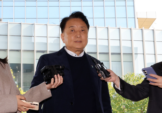 경찰, '돈 봉투 수수 의혹' 김영환 충북지사 두번째 소환