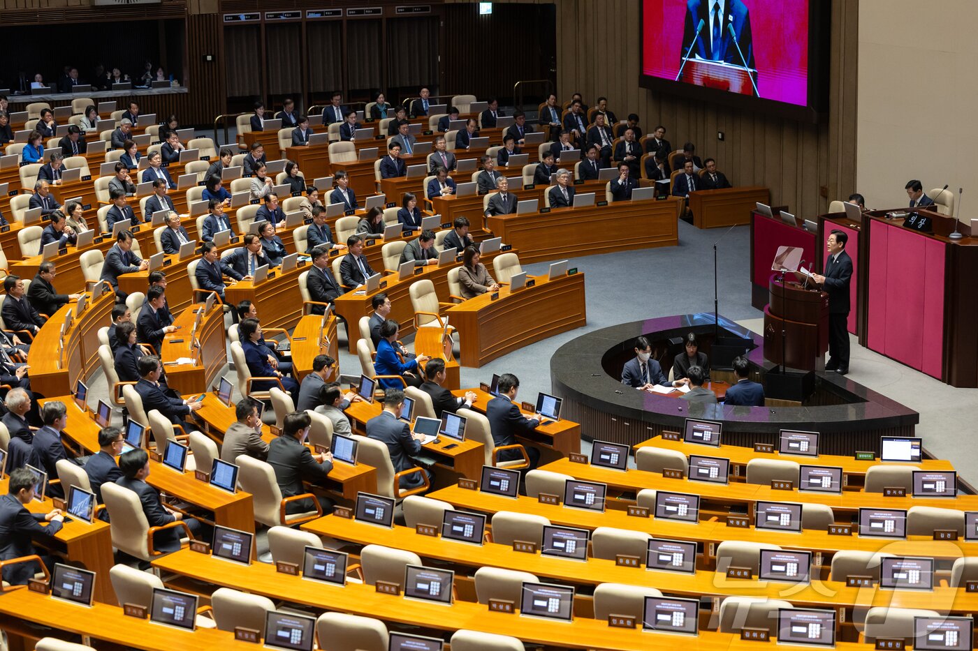 본문 이미지 - 이재명 대통령이 4일 서울 여의도 국회 본회의장에서 2026년도 예산안 및 기금운용계획안에 대한 시정연설을 하고 있다. &#40;대통령실 제공. 재판매 및 DB 금지&#41; 2025.11.4/뉴스1 ⓒ News1 이재명 기자