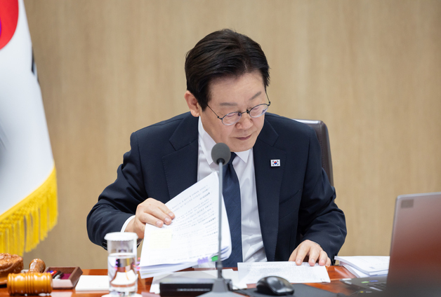 李대통령 "탄소중립, 피할 수 없는 길…회피하면 더 큰 위기"