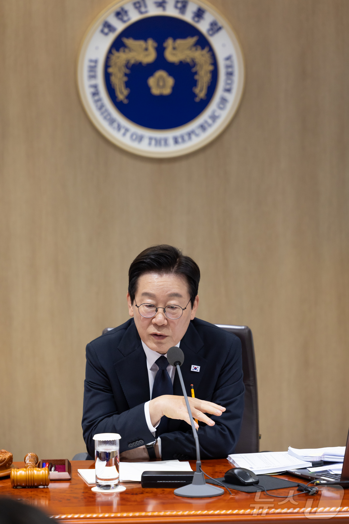 (서울=뉴스1) 이재명 기자 = 이재명 대통령이 4일 서울 용산 대통령실 청사에서 열린 국무회의에서 발언을 하고 있다. (대통령실 제공. 재판매 및 DB 금지)  2025.11.4 …