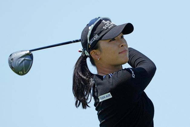 행운 따른 윤이나, LPGA 첫 톱10 달성…토토 재팬, 강우로 4R 취소