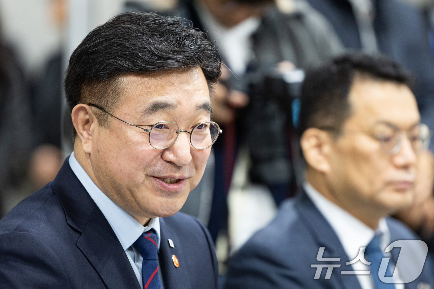 (서울=뉴스1) 유승관 기자 = 윤호중 행정안전부 장관이 5일 서울 여의도 국회에서 열린 2026년도 예산안 등 논의를 위한 행정안전위원회 당정협의에서 모두 발언을 하고 있다. 2 …