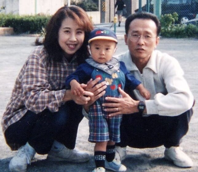 본문 이미지 - 피해자 다카바 나미코, 아이, 남편 사토루. 출처=scmp