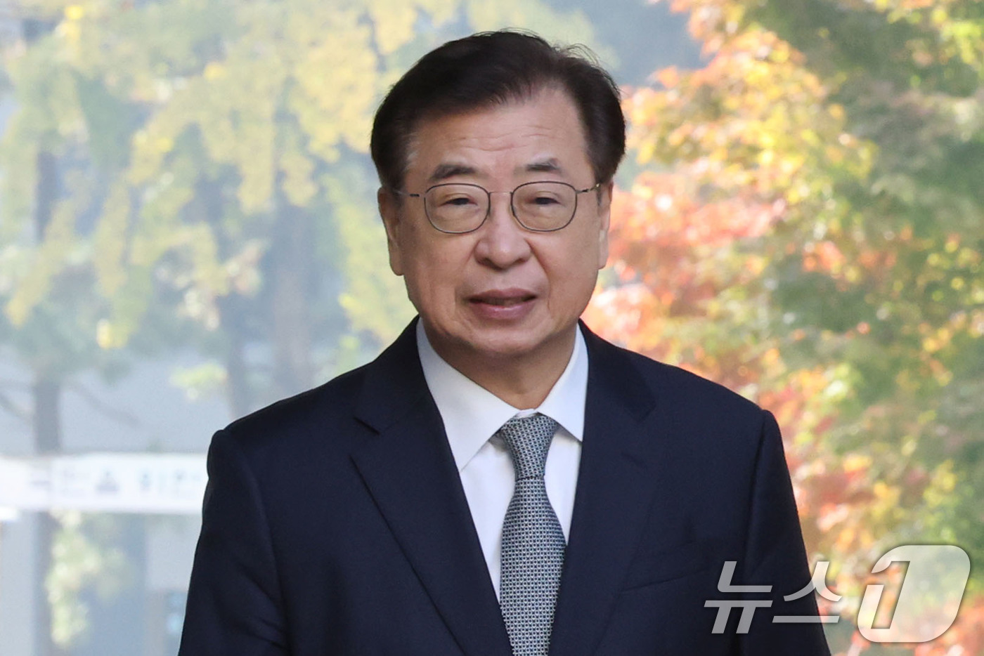 (서울=뉴스1) 이광호 기자 = 서해 공무원 피격 사건을 은폐하려 한 혐의로 재판에 넘겨진 서훈 전 국가안보실장이 5일 오전 서울 서초구 서울중앙지방법원에서 열린 결심공판에 출석하 …