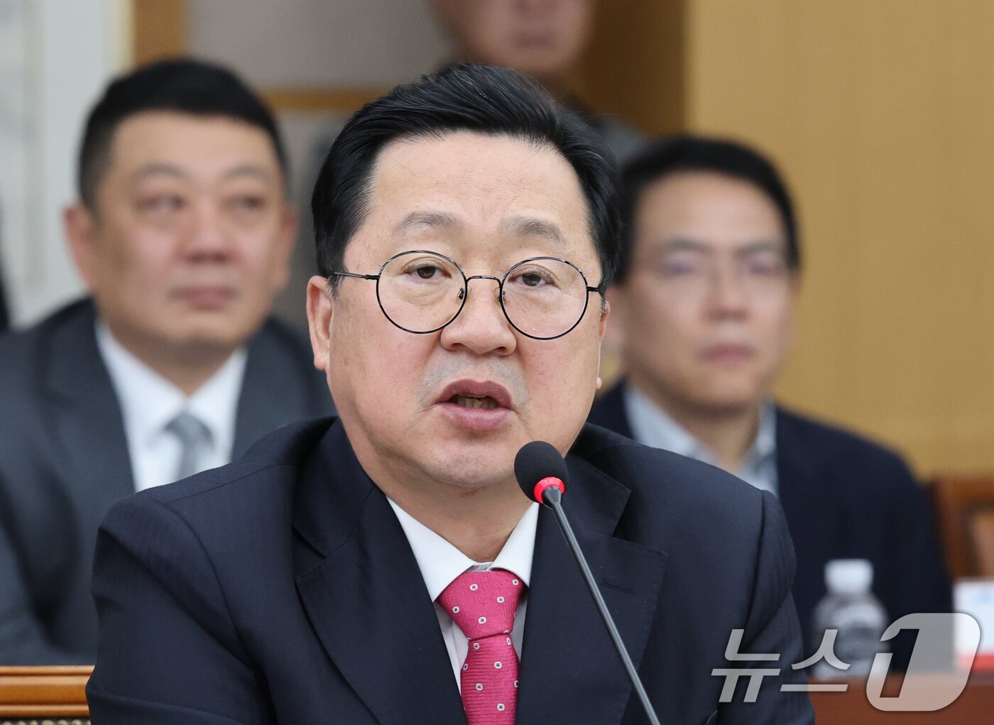 본문 이미지 - 이장우 대전시장이 5일 대전시청에서 열린 국민의힘 충청권 지역민생 예산정책협의회에 참석해 발언하고 있다. 2025.11.5/뉴스1 ⓒ News1 김기태 기자