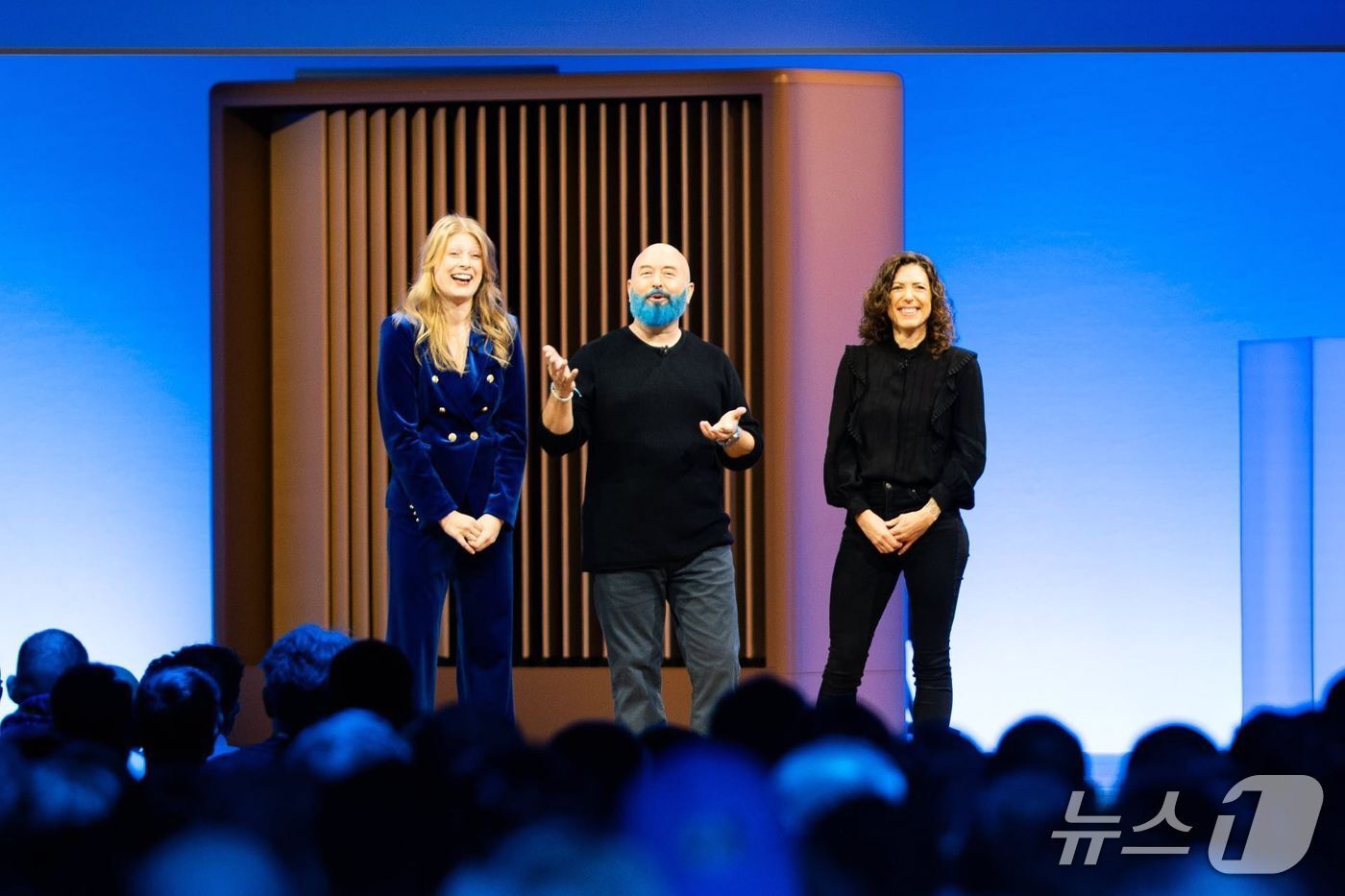 본문 이미지 - 왼쪽부터 노라 폰 테넨&#40;Nora von Thenen&#41; SAP 개발자 애드버킷, 조쉬 벤틀리&#40;Josh Bentley&#41; SAP 커뮤니티 책임자, 안네 캐서린 페테로&#40;Anne Kathrine Petteroe&#41; SAP 커뮤니티 애드버킷&#40;SAP 제공&#41;